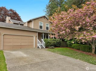 8823 NE 152nd St, Kenmore, WA 98028