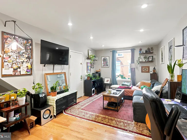 402 Durfor St #1 — Photo 6