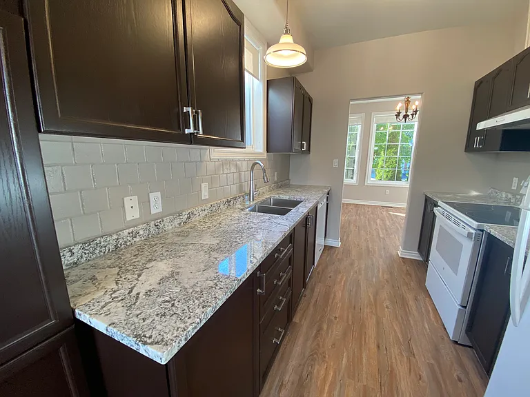 1228 Cyprus Rd — Photo 3
