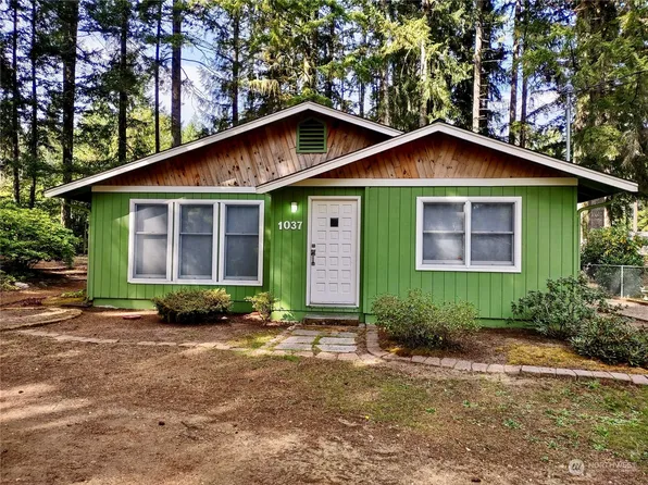 1037 SW Spruce Road, Port Orchard, WA 98367