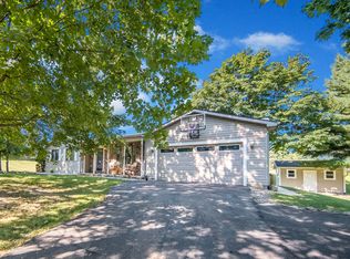 9762 York Woods Dr, Saline, MI