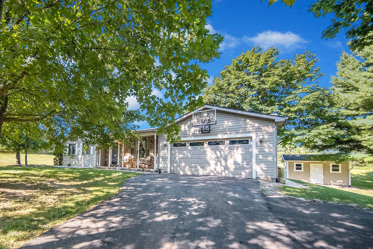 9762 York Woods Dr photo 1