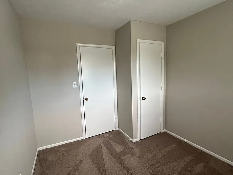 Fairview Court Apartments — Photo 67