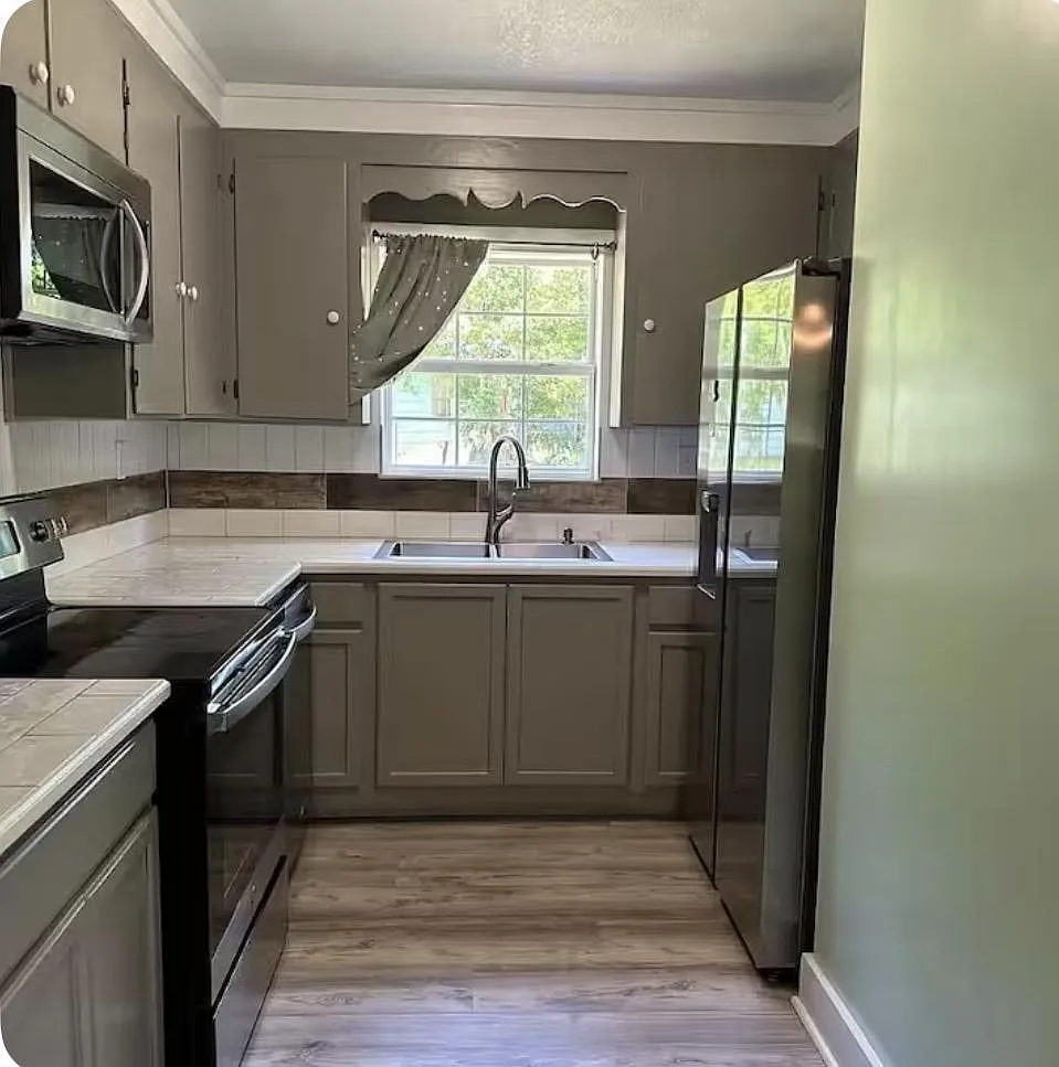 3 bed, 1.0 bath, 1600 sqft, $468 — Photo 4