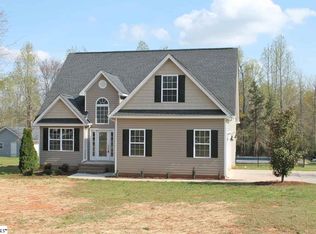 121 Sprouse Ln, Fountain Inn, SC 29644