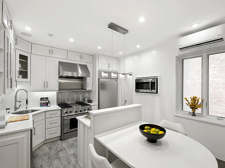 132 E 36th St #1 — Photo 6