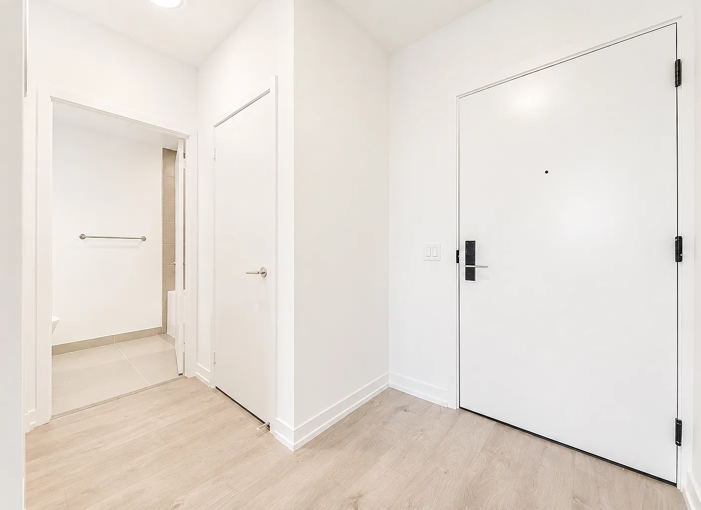 2 bed, 631 sqft, $2,399 — Photo 4