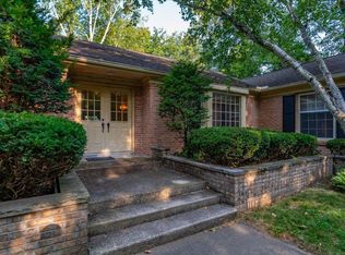 7047 Fawn Ln, Sun Prairie, WI 53590