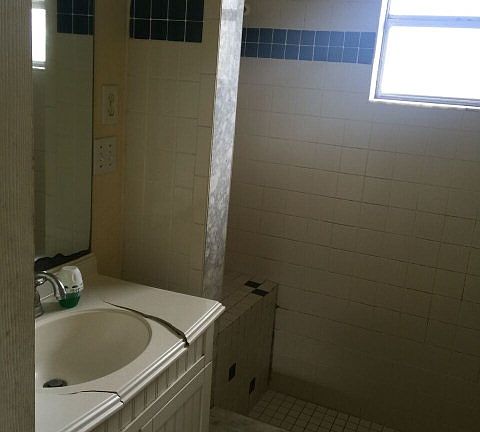 3rd image of 430 Bayless St