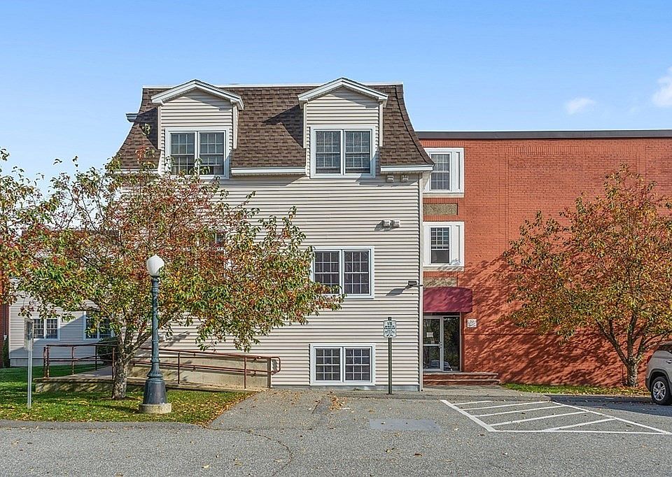 1st image of 46 Ashford St Unit 3