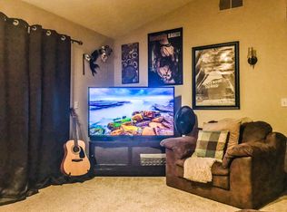 460 Quill Ln, Clovis, CA