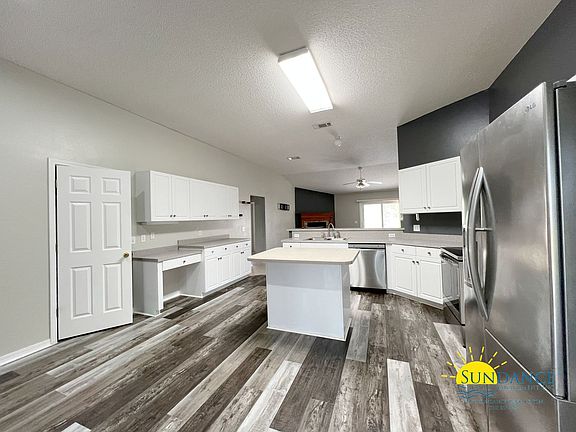 4th image of 451 Laticia Dr