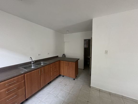 4th image of 60 Calle 8 #B