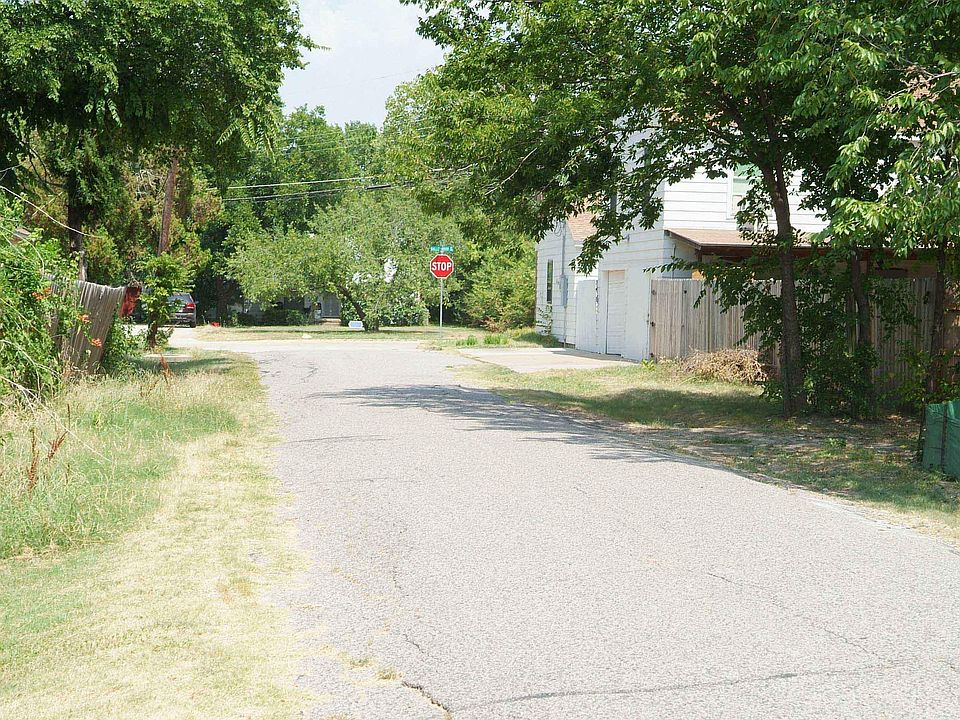 2nd image of 1310 Bell Ln