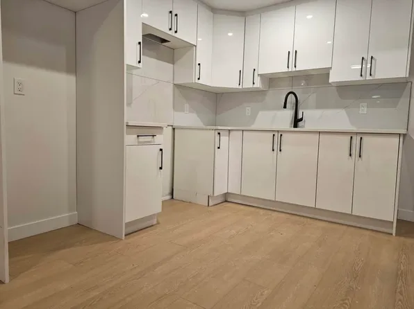 15315 95th Ave NW #1, Edmonton, AB T5P 0A2