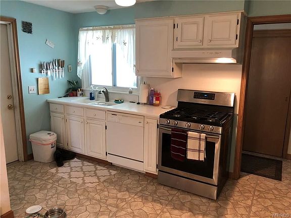 5th image of 9713 Greenwald Ave