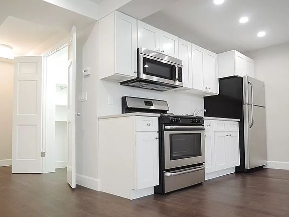 4th image of 31-46 31st St #11R