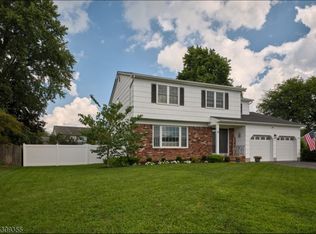 10 Welland Rd, Hamilton, NJ 08690