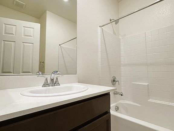 3rd image of 4231 Juniper Pear Ave