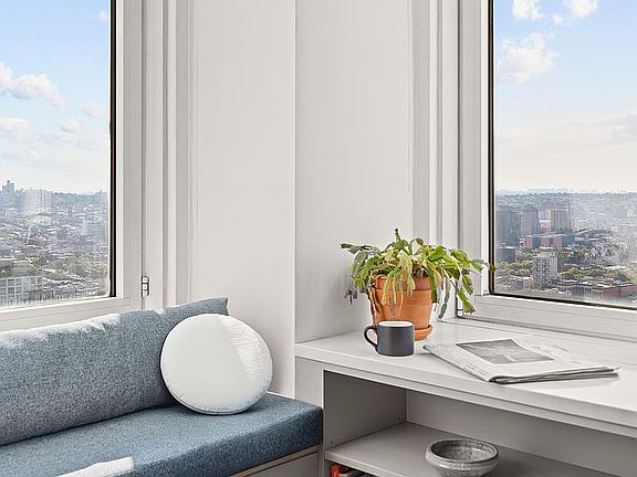 5th image of 75 Livingston St APT 30A