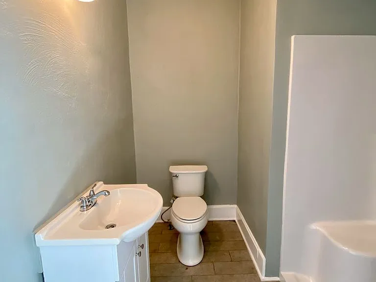 18 Sirrine St — Photo 33