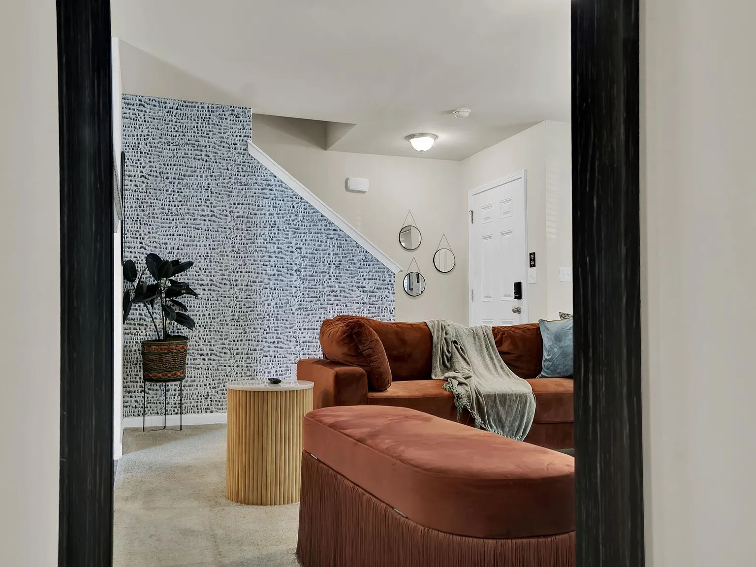 565 Stockton Way — Photo 3