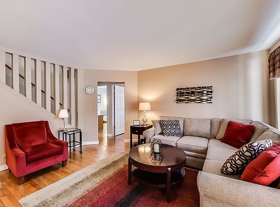 5th image of 221 Mohawk Dr