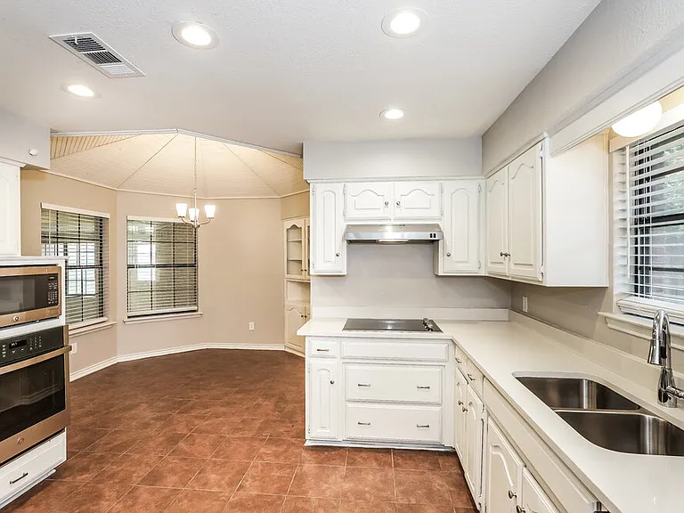 716 Havencrest Dr — Photo 8