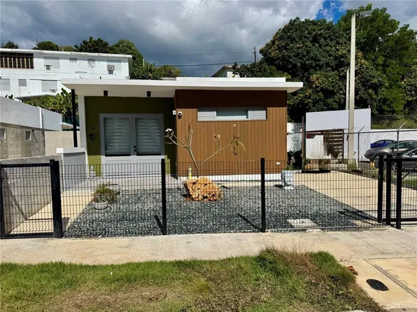 Benajmin Gomez 11 CALLE BENJAMIN GOMEZ, RINCON, PR 00677