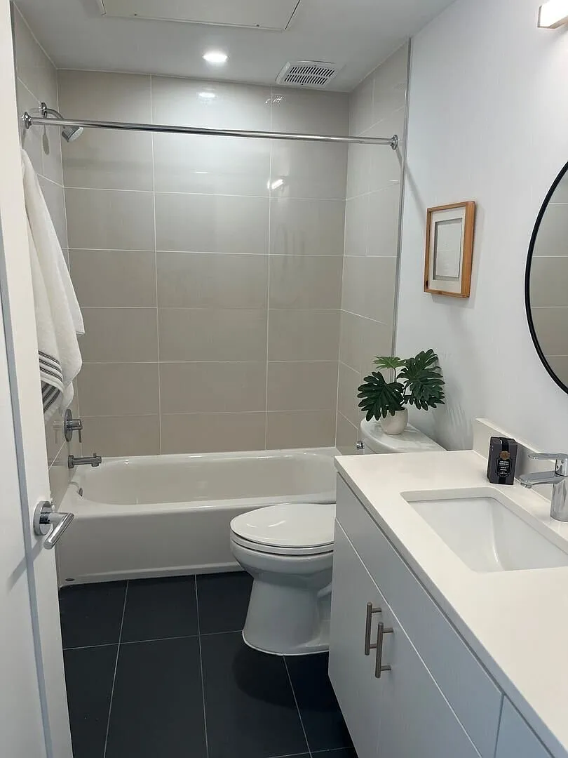 1 bed, 1.0 bath, 699 sqft, $1,838 — Photo 2