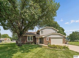 1235 S 169th St, Omaha, NE 68130