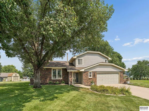 1235 S 169th St, Omaha, NE 68130