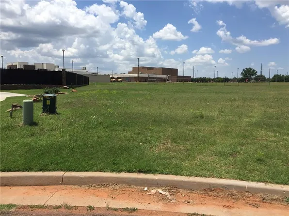 6824 NW 118th St, Oklahoma City, OK 73162