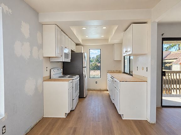 3rd image of 13787 Mango Dr