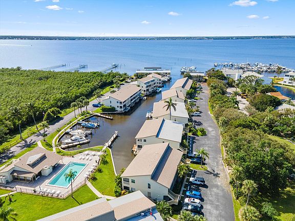 3rd image of 1456 NE Ocean Boulevard #6-101