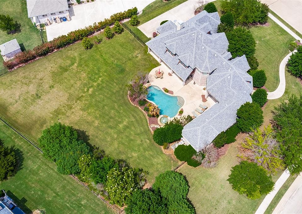 1st image of 1401 Shady Hollow Cir