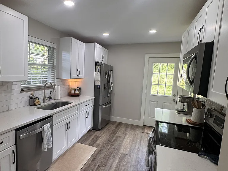 1301 Sharon Rd — Photo 7