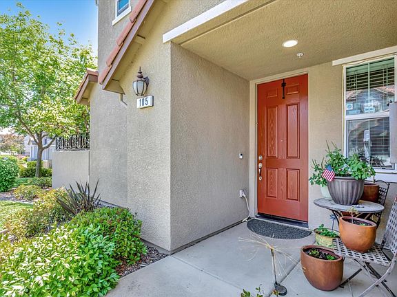 3rd image of 105 Cezanne Ln