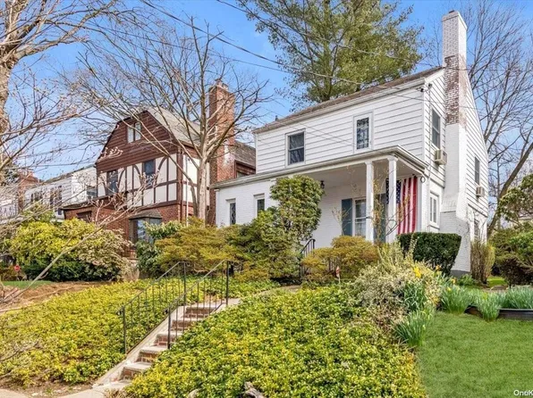 254-20 Walden Avenue, Great Neck, NY 11020