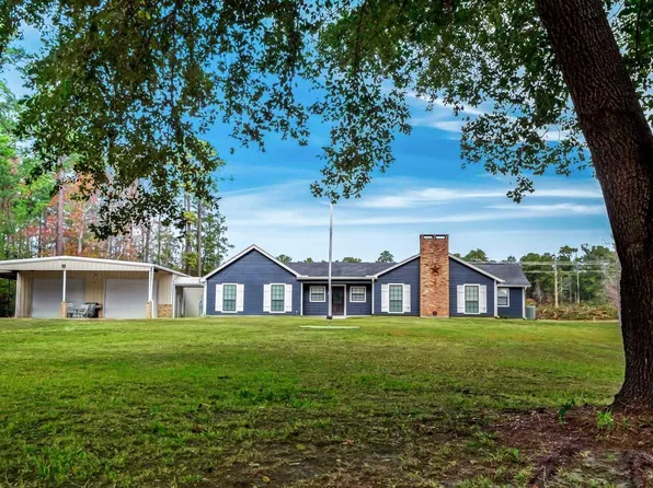 253 Neches Dr, Brookeland, TX 75931