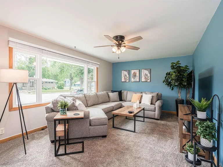 2909 S Willow Ave — Photo 1