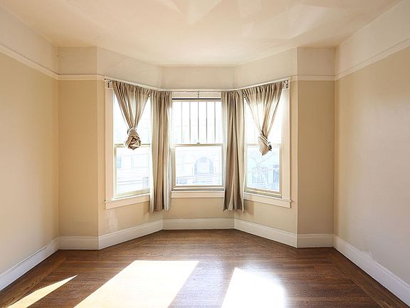 2nd image of 156 Duboce Ave #1