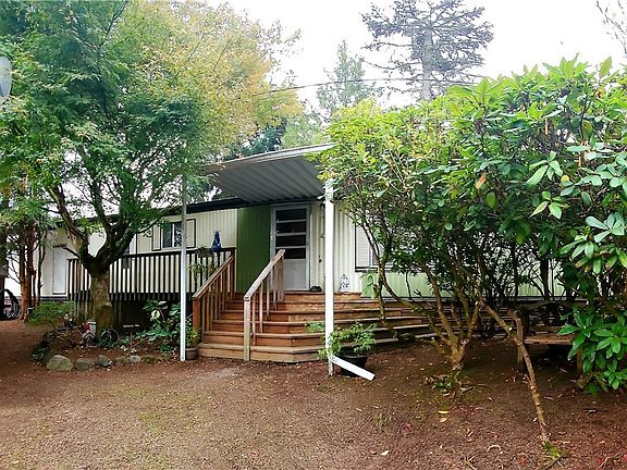 2nd image of 15823 84th Ave E