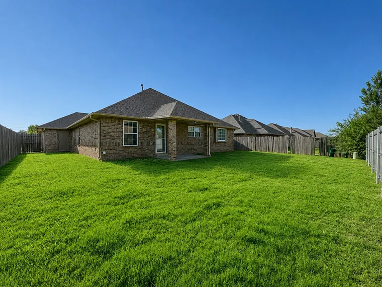 1701 Dorothy Dr — Photo 18