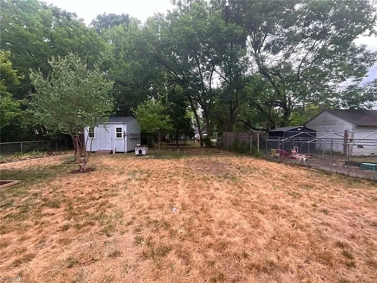 1712 N Mebane St — Photo 33