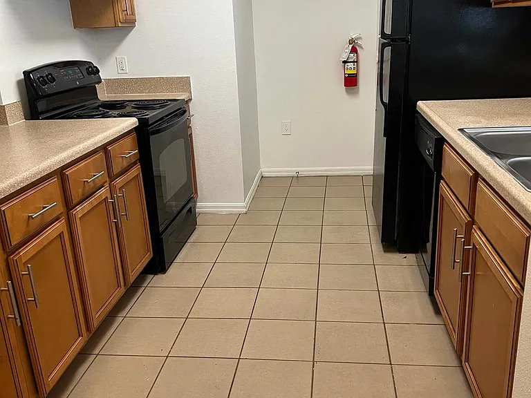 2320 Wightman Ave #15 — Photo 4