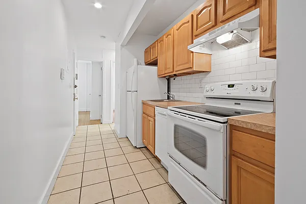 Rented by Compass | media 23