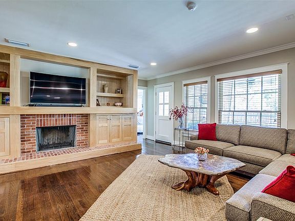 2nd image of 1515 Verano Dr