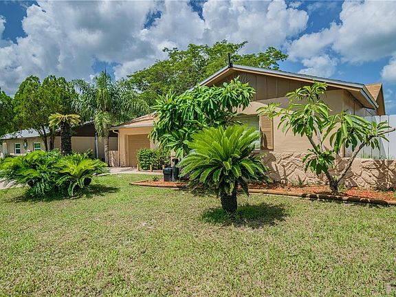 3rd image of 2098 Powderhorn Dr