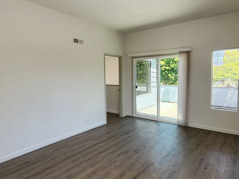 664 I Ave — Photo 23